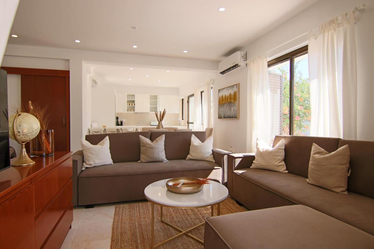 Phaedrus Living: City View Luxury Flat Androcleous Paphos Exterior foto